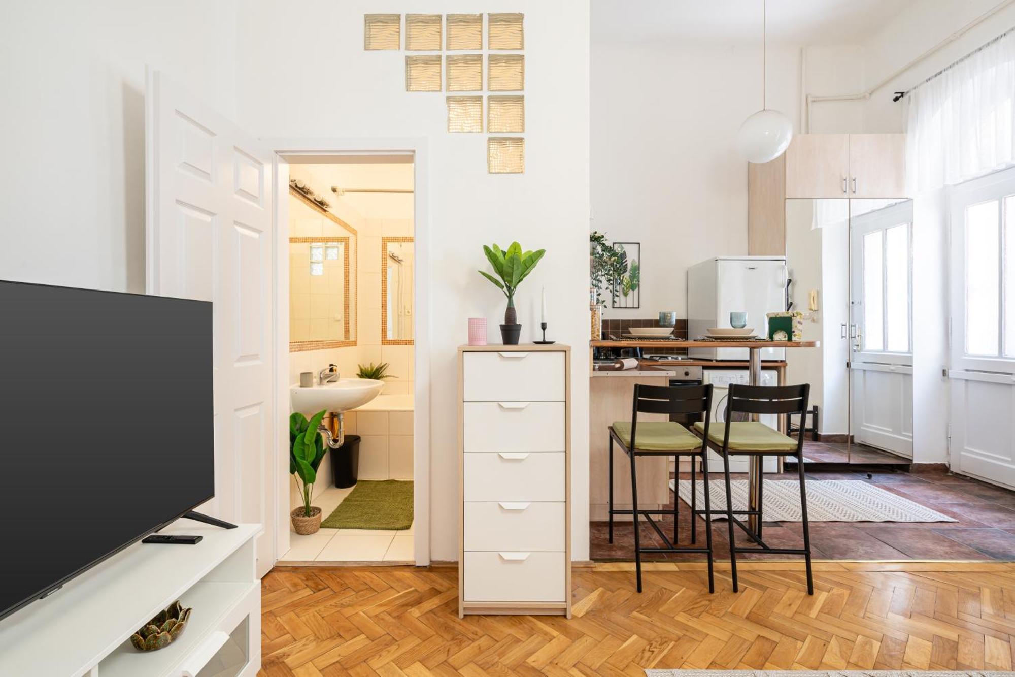 Cosmopolitan Studio - Chic Getaway In A Fancy Neighbourhood Budapest Exteriör bild